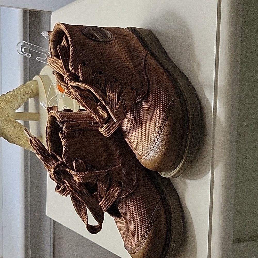 Carter's Sanford Boots Size 7